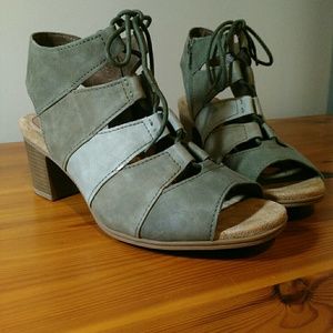 Rockport 9.5 Wide Lace Up Heels